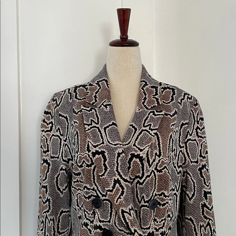 CAbi Python Double Breasted Snake Print Notched Lapel Collar Blazer 3733 Size 10